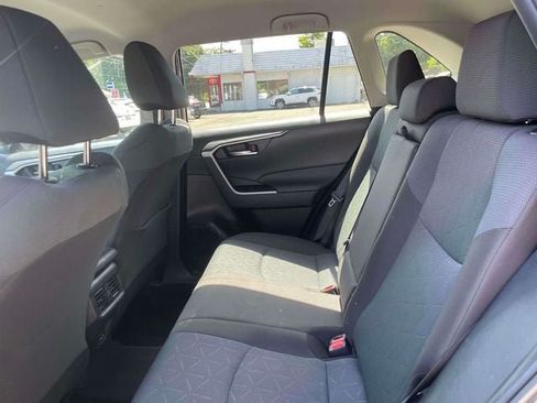 Used 2025 Toyota RAV4 XLE AWD/4WD image 14