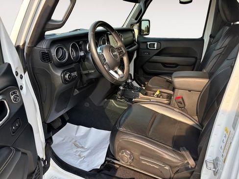 Used 2019 Jeep Wrangler Unlimited Sahara w/ Quick Order Package 24M Moab image 9