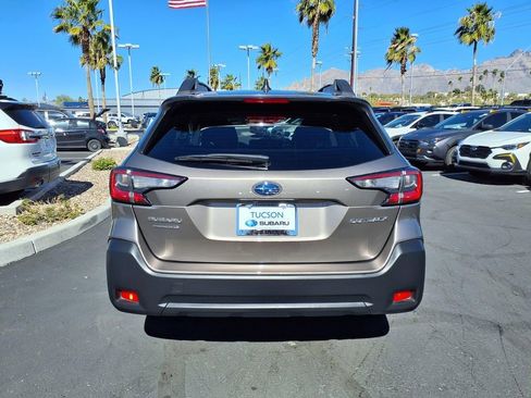 Used 2023 Subaru Outback Premium image 12