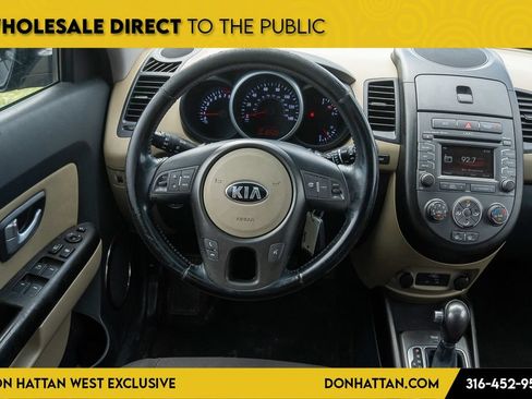 Used 2013 Kia Soul ! FWD image 5