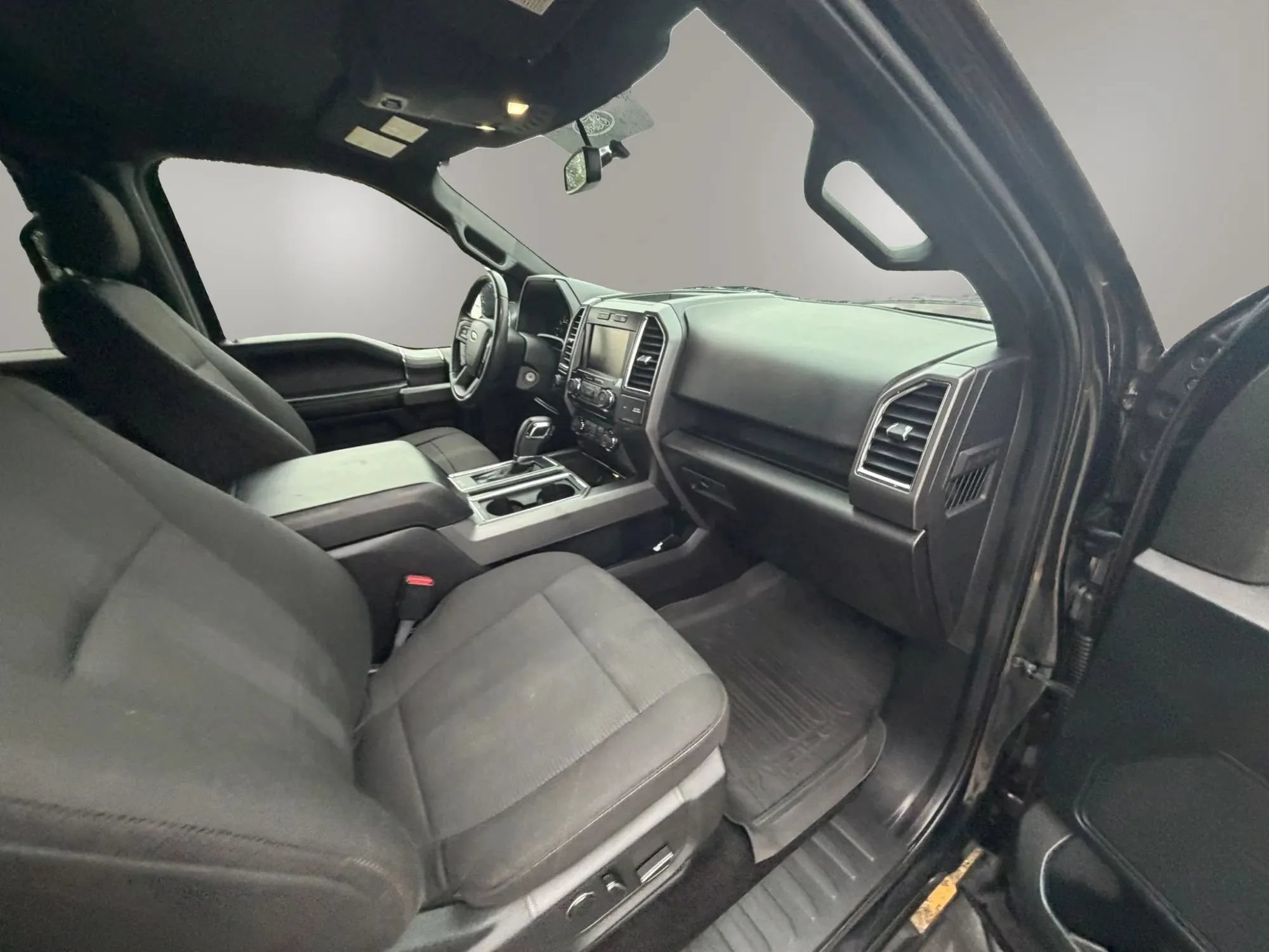 Used 2015 Ford F150 XLT w/ Equipment Group 302A Luxury AWD/4WD image 11