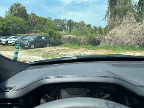 Used 2025 Jeep Compass Trailhawk AWD/4WD image 34