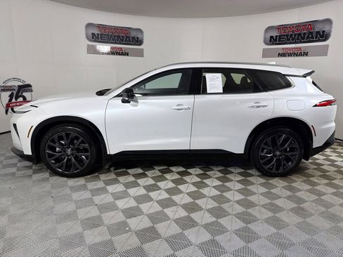 Used 2025 Toyota Crown Signia w/ Advanced Technology Package AWD/4WD image 7