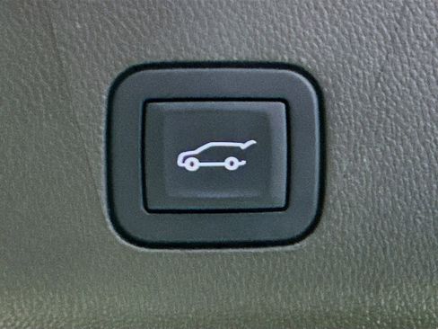 Used 2025 GMC Yukon Elevation w/ LPO, Floor Liner Package AWD/4WD image 31