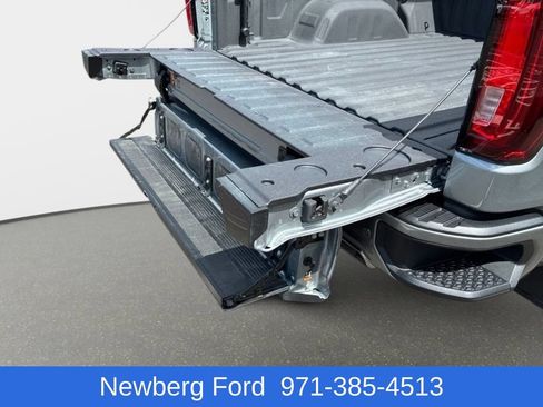 Used 2024 GMC Sierra 1500 AT4 w/ Technology Package AWD/4WD image 13