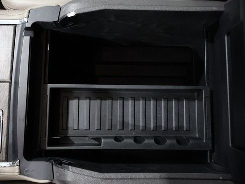 Used 2018 Ford Expedition Limited image 37