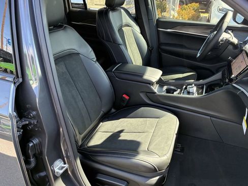 New 2026 Jeep Grand Cherokee Altitude AWD/4WD image 35