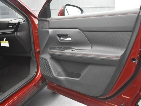 New 2025 Nissan Kicks SR image 26