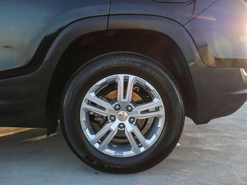 Used 2024 GMC Terrain SLE image 10