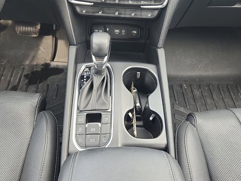 Used 2020 Hyundai Santa Fe Limited AWD/4WD image 19