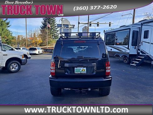 Used 2012 Jeep Liberty Sport image 4