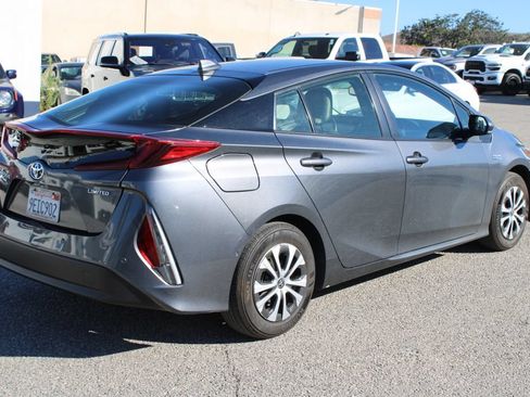 Used 2022 Toyota Prius Prime Limited FWD image 4