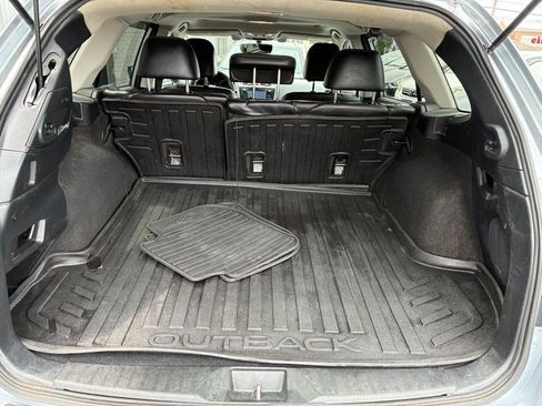 Used 2017 Subaru Outback 2.5i Limited AWD/4WD image 12