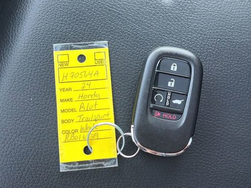 Certified 2024 Honda Pilot TrailSport image 25