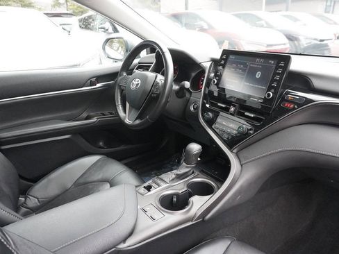 Used 2022 Toyota Camry XSE image 28