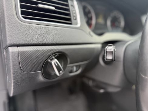 Used 2012 Volkswagen Jetta SE image 20