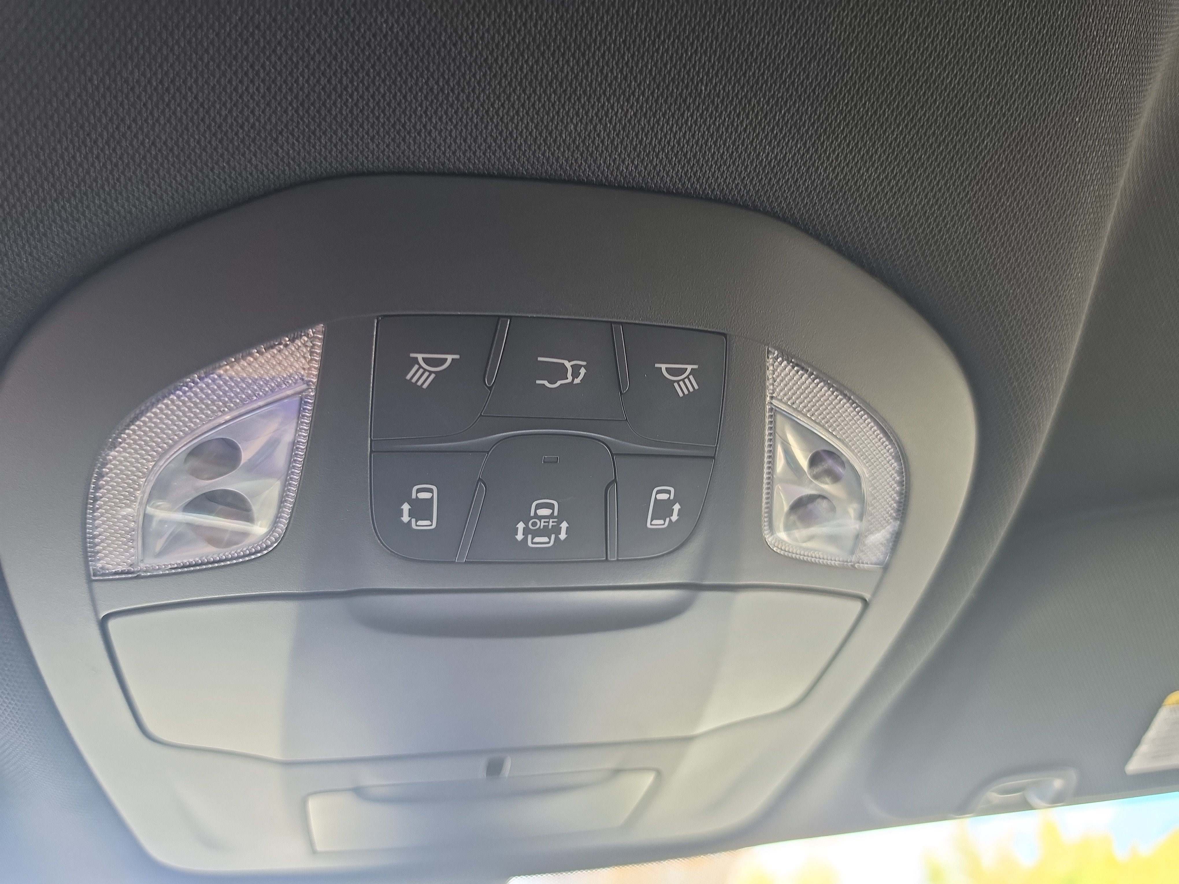 Used 2026 Chrysler Pacifica Select FWD image 37