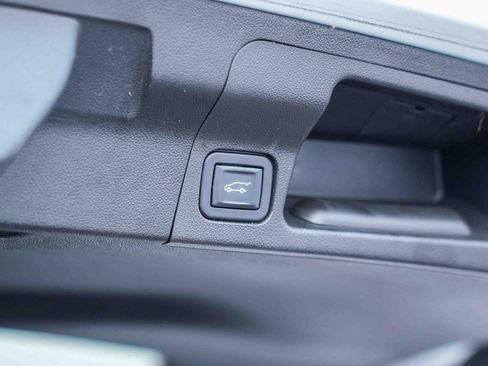 Used 2021 GMC Acadia SLE w/ Driver Convenience Package image 15