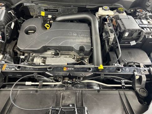 Used 2024 GMC Terrain SLE image 23