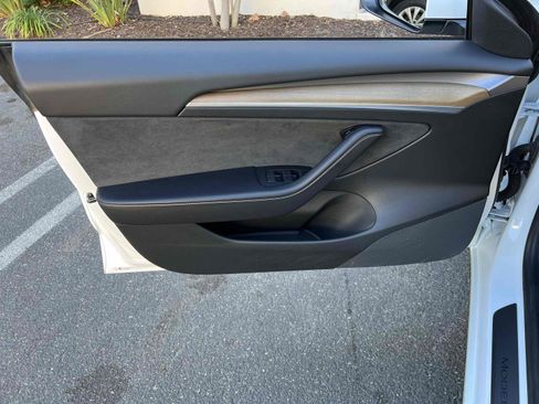Used 2021 Tesla Model 3 Standard Range Plus image 71