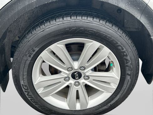 Used 2018 Kia Sportage LX image 13