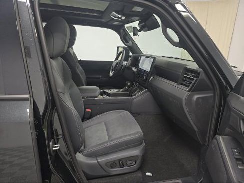 Used 2024 Lexus GX 550 image 13