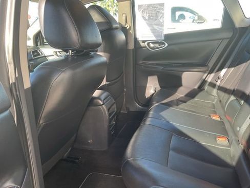 Used 2019 Nissan Sentra SR w/ Premium Package (SR) image 19