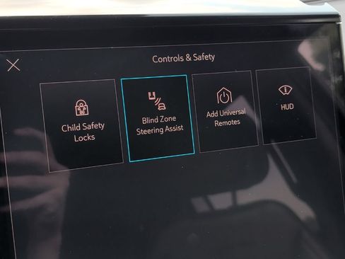 Used 2025 GMC Yukon XL Denali AWD/4WD image 20