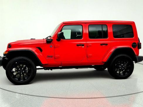 Used 2025 Jeep Wrangler Unlimited Sahara w/ Safety Group AWD/4WD image 8