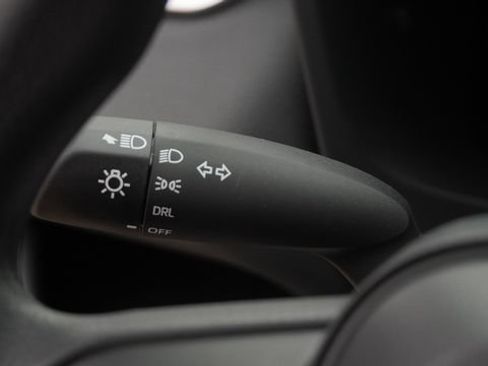 Used 2025 Toyota RAV4 LE AWD/4WD image 27