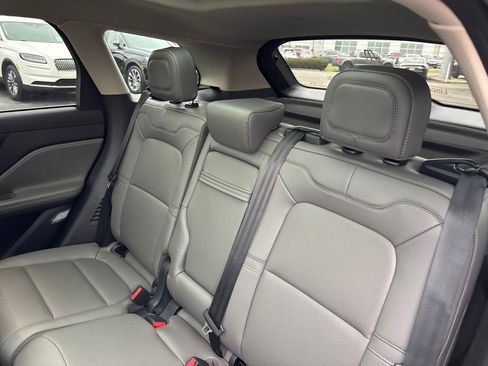 New 2026 Lincoln Corsair Premiere image 27