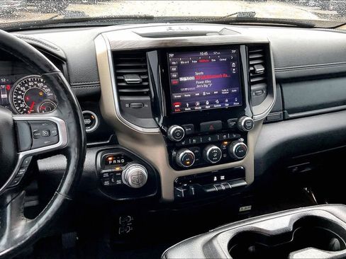 Used 2019 RAM 1500 Laramie AWD/4WD image 9