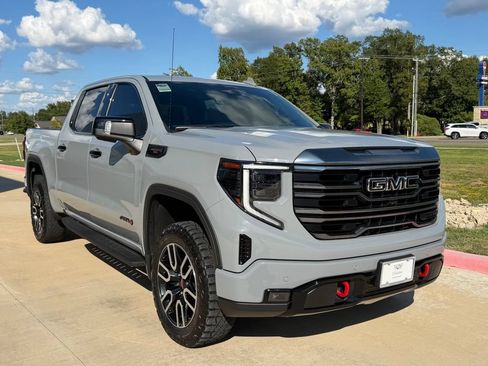Used 2024 GMC Sierra 1500 AT4 w/ Technology Package AWD/4WD image 10