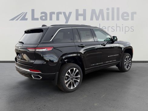 New 2025 Jeep Grand Cherokee Overland w/ Luxury Tech Group IV image 6