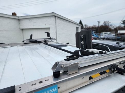 Used 2017 Chevrolet Express 2500 image 19