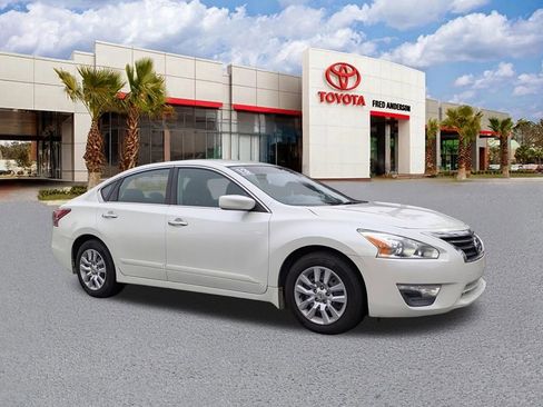 Used 2013 Nissan Altima 2.5 S image 2
