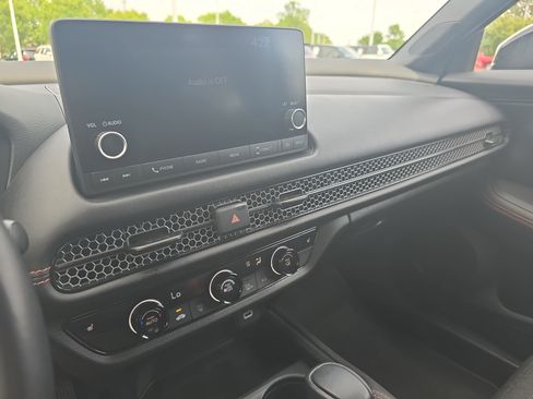 Certified 2025 Honda HR-V Sport image 19