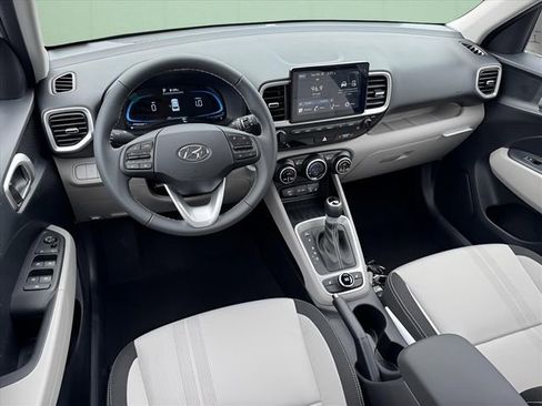New 2026 Hyundai Venue SEL FWD image 9