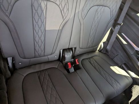 Certified 2024 BMW X7 xDrive40i w/ M Sport Package image 18