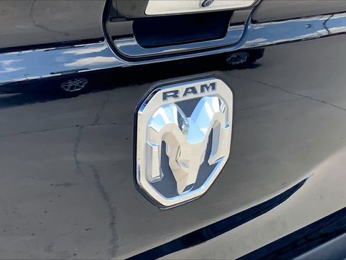 Used 2022 RAM 1500 Laramie AWD/4WD image 31
