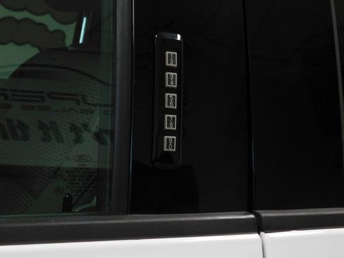 Used 2018 Ford F150 XLT w/ Heavy-Duty Payload Package image 27