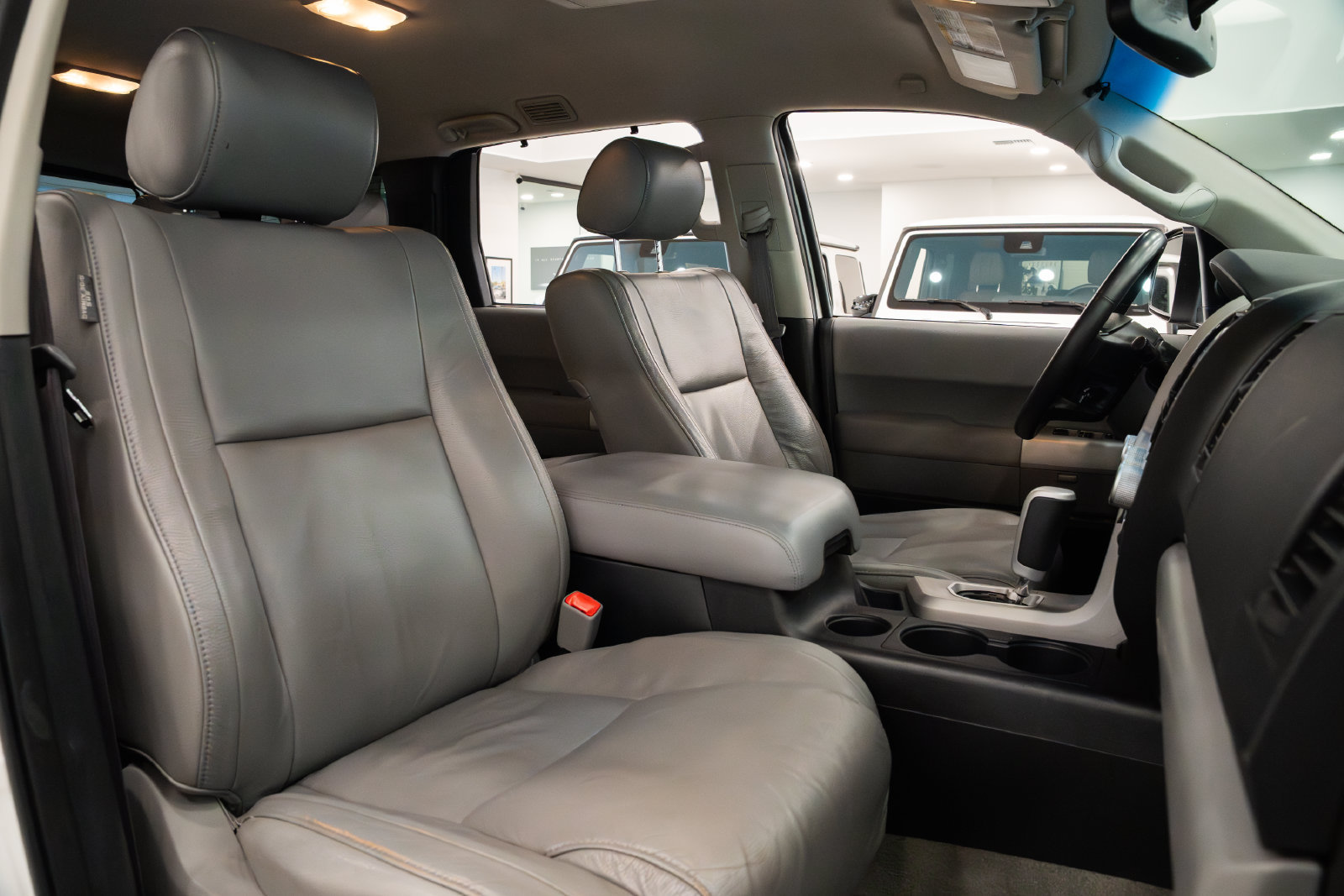 Used 2008 Toyota Sequoia Limited w/ Cold Area Pkg AWD/4WD image 26