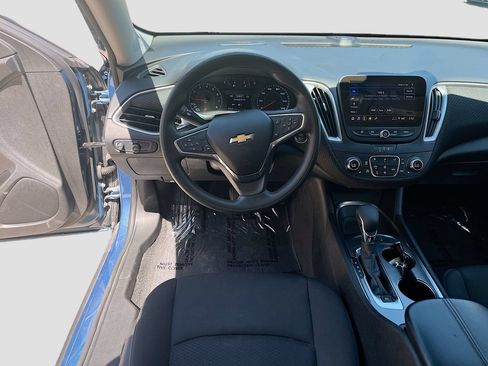 Used 2025 Chevrolet Malibu LT FWD image 23