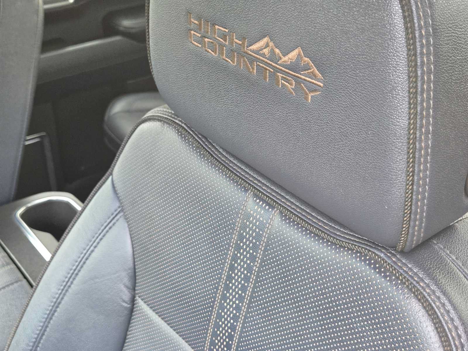 Certified 2024 Chevrolet Silverado 1500 High Country AWD/4WD image 15