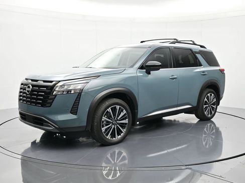 New 2026 Nissan Pathfinder Platinum image 1
