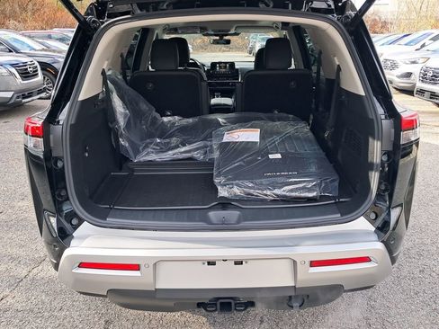 New 2025 Nissan Pathfinder SL w/ SL Premium Package image 24