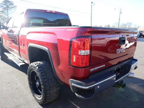 Used 2018 GMC Sierra 2500 SLT w/ Duramax Plus Package AWD/4WD image 7