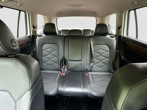 Used 2024 Volkswagen Atlas SE FWD image 25