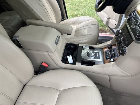 Used 2016 Land Rover LR4 AWD/4WD image 26