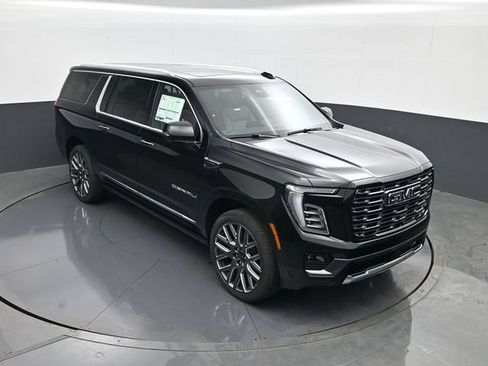 Certified 2026 GMC Yukon XL Denali Ultimate AWD/4WD image 16
